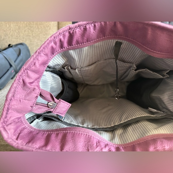 Sherpa I Soleil CovertQuilted Mauve Women's Tote Backpack - Stylish Everyday Bag - Picture 6 of 7